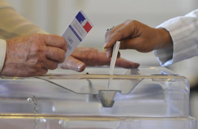 Cyberbougnat's tweet photo. Elections départementales 2015 : les candidats dans l’#Allier par @labullevichy http://t.co/GbrjI2CxyJ http://t.co/FrfAgsd07p