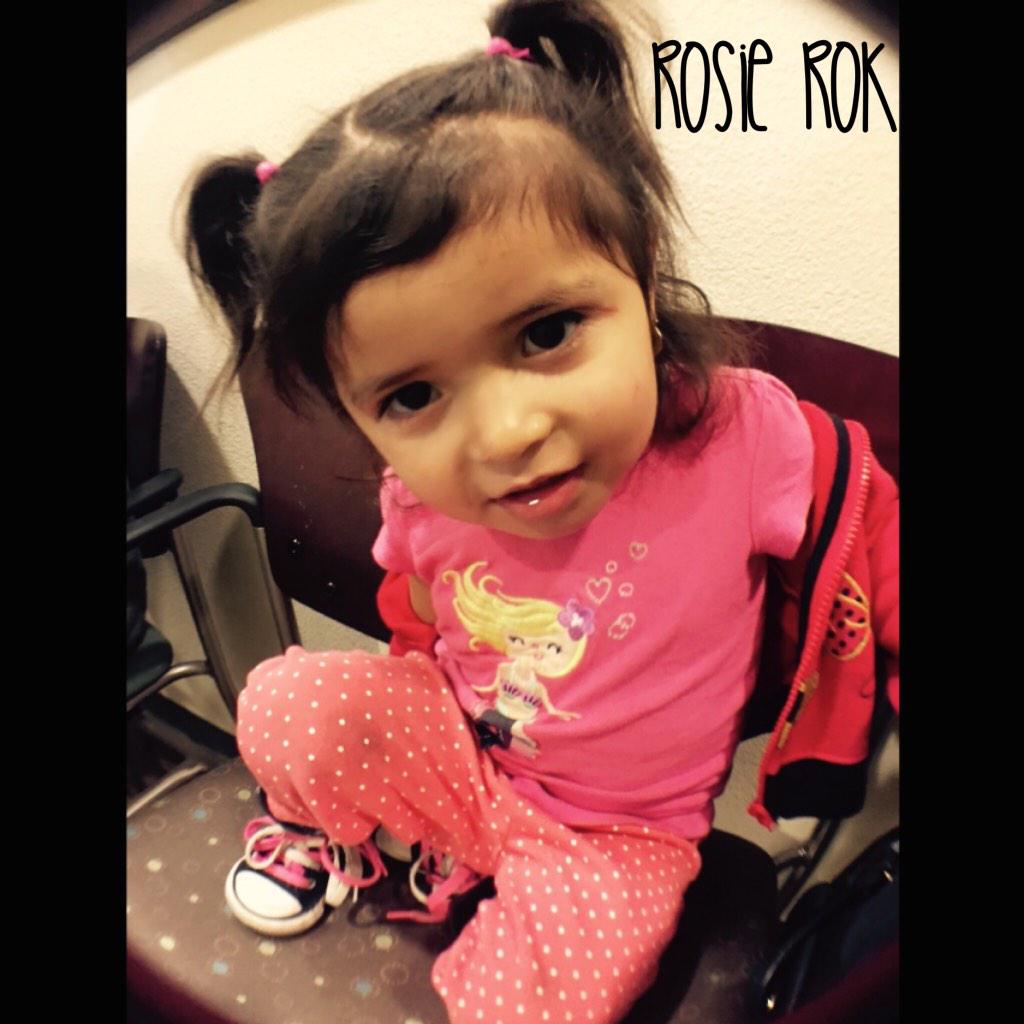 FromDivine's tweet image. My #preciousniece #RosieRok 💖 @mariasearth 😊👍 #goodmorning Been watching you guys since I was a kid in school. 👏