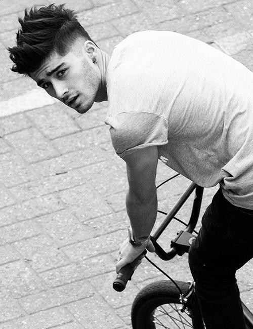 FKaterina's tweet photo. 2013 vs 2015 @zaynmalik http://t.co/k2yErphj8A