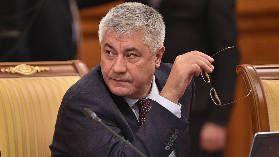 Колокольцев подал в отставку последние. Машина министра мвд колокольцева. Дочь колокольцева министра мвд. Колокольцев подал в отставку последние. Колокольцев мвд.