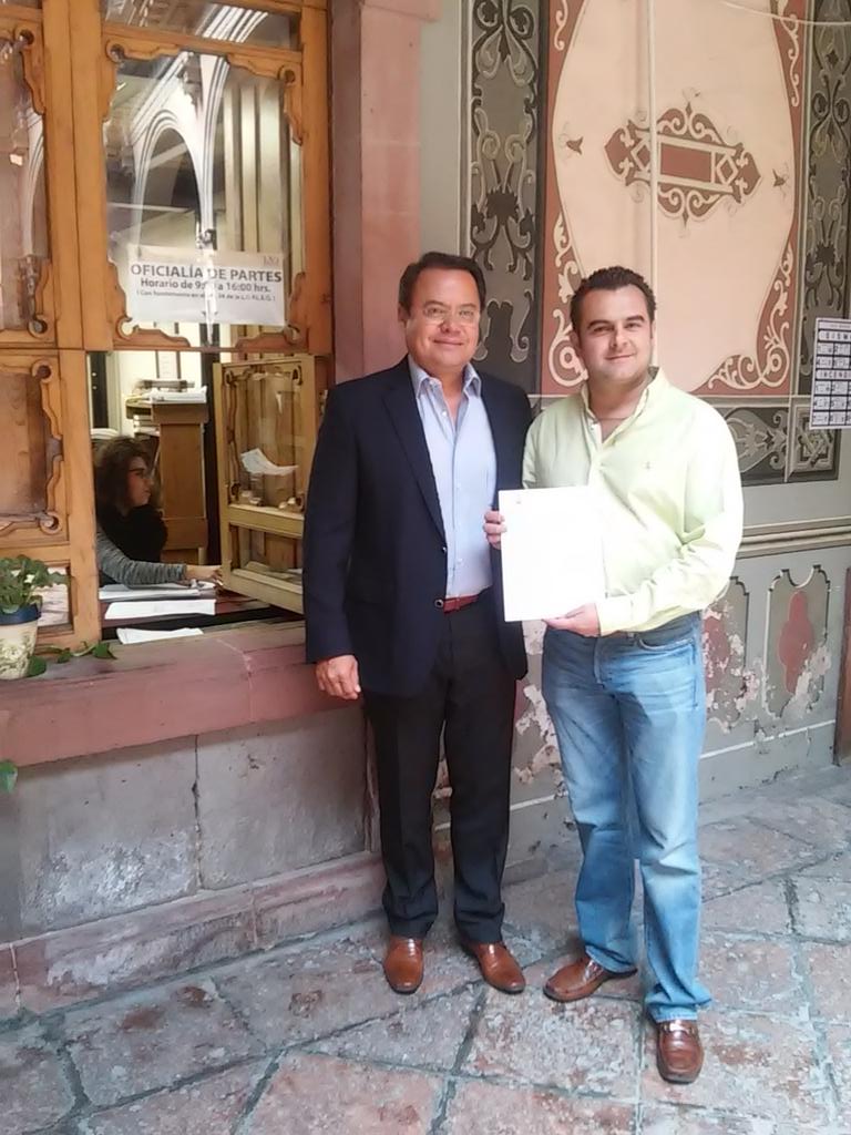 Junto con mi compañero <a href="/JALNORIEGA/">Jorge Lomelí</a> presentamos la iniciativa para reformar el Código Urbano y Ley de Obras Públicas