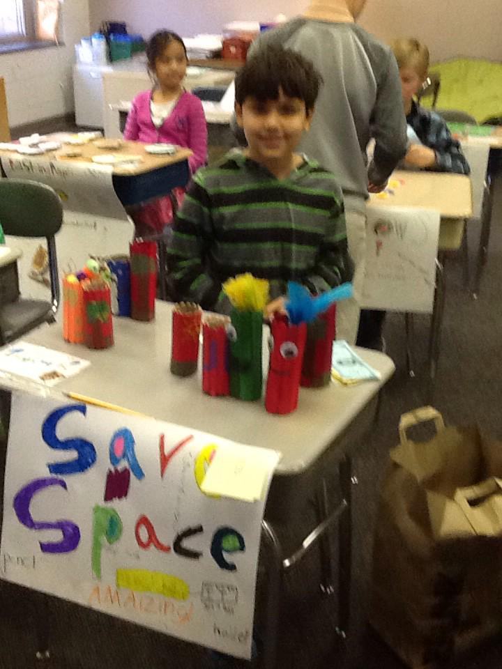 mrsvsowls's tweet photo. Economic Fair! #creativity #kidproducers #kidconsumers @krbiles @ahymel @PleasantUnionYR @puetechtalk http://t.co/rdMr6LEJ7b