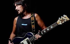 Happy birthday to Chris Rea, 64 today. After a near fatal illness, he morphed from pop star to true blues aficionado. 