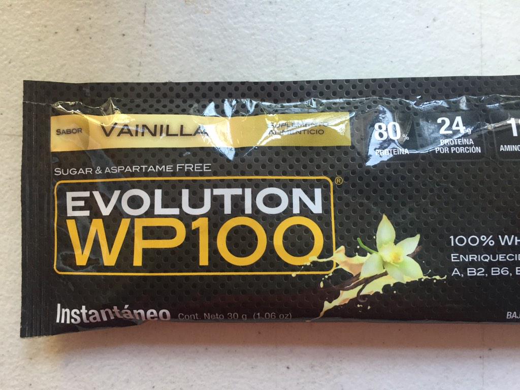 AlexKSTLAN's tweet photo. Después de un buen #entrenamiento probando algo #EvolutionWP100 #Proteina #Vainilla #Delicioso! @ENC_Fitness http://t.co/5qKLSKWFM8