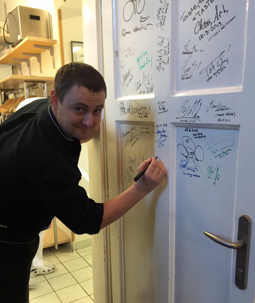 Roman_Vanek's tweet image. Šéf Mandarin Oriental Prague Jiří Štift na " prakuláckých dveřích slávy". Muž, který ovlivnil vznik Prakulu.