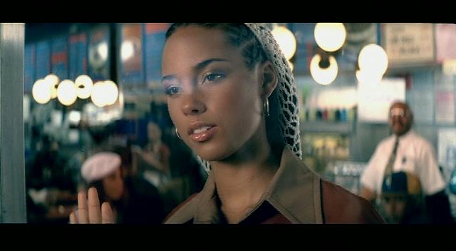 FvckLaDarin's tweet photo. On this day in 2003,  Alicia keys made the thirstiest ☎ call in the history of niggadom http://t.co/TfZoysC29k