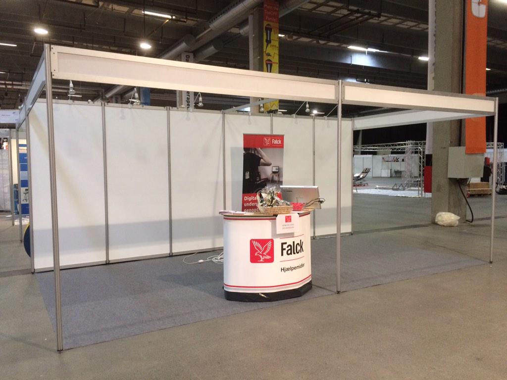 mettekliimdue's tweet photo. Fys.kongres i Odense åbner i morgen. Idag er standen for Falck Virtuel Træning sat op. Lidt tomt endnu. Kom i morgen http://t.co/1EAvOqreHE