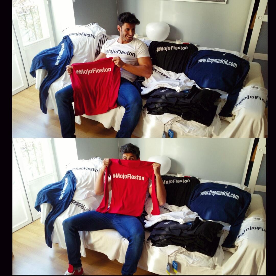 NoelBayarri's tweet photo. Miren lo que tengo aquí, a montones para repartir! 
Muchas gracias @ttopmadrid 
Caerán en el siguiente #MojoFieston!! http://t.co/zR5q4IBF8x