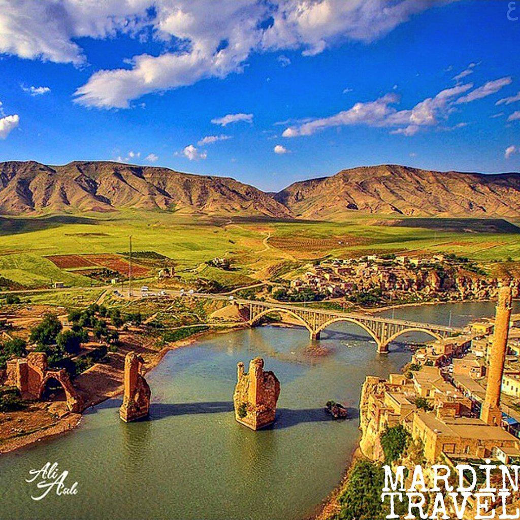 bozopotamya's tweet photo. Hasankeyf'i sulara değil, yüreğime gömün!

Fotoğraf : @aliasili http://t.co/d2Jn1kkxzB