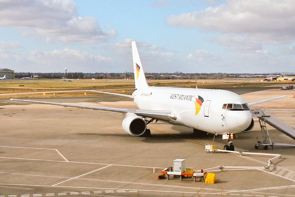 p21mxl's tweet photo. West Atlantic B76F SE-RLA (ex N747AX) on stand 25 at @bhx_official @flyintobhx http://t.co/BIx18XSDp0