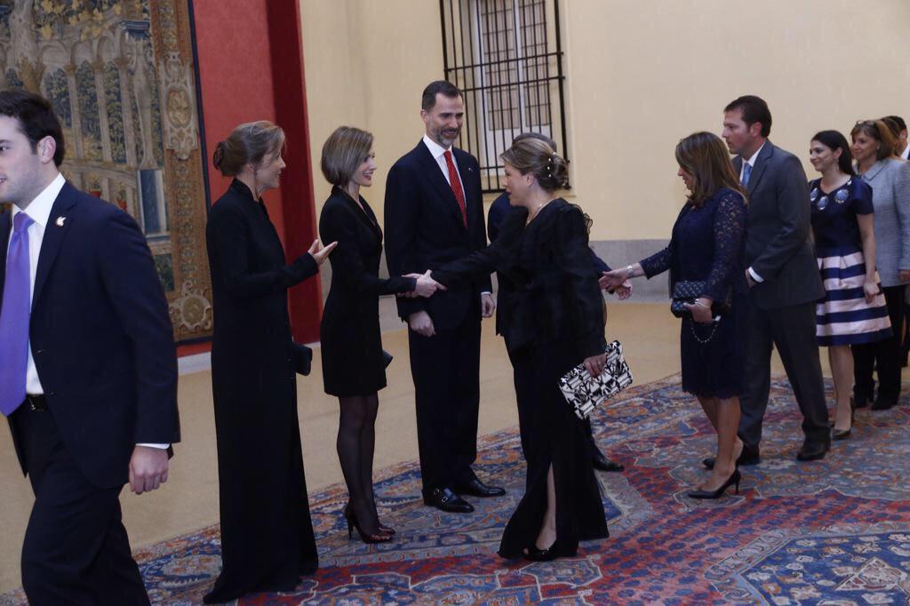 S.M. Rey D. FelipeVI (@sarfelipevi) on Twitter photo Ayer, en recepción ofrecida por el Presidente de Colombia en el Palacio de El Pardo casareal.es/ES/Actividades… <a href="/CasaReal/">Casa de S.M. el Rey</a> Ayer, en recepción ofrecida por el Presidente de Colombia en el Palacio de El Pardo casareal.es/ES/Actividades… <a href="/CasaReal/">Casa de S.M. el Rey</a>