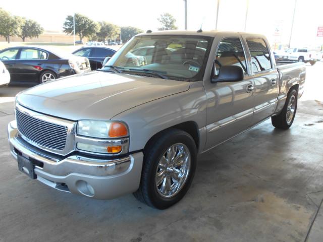 KingDezeray's tweet photo. 2004 GMC Sierra 1500 Crewcab SLT
-Automatic
-182479 Miles
-$10900
#GMC #Leather http://t.co/wF5Fx8b7lu