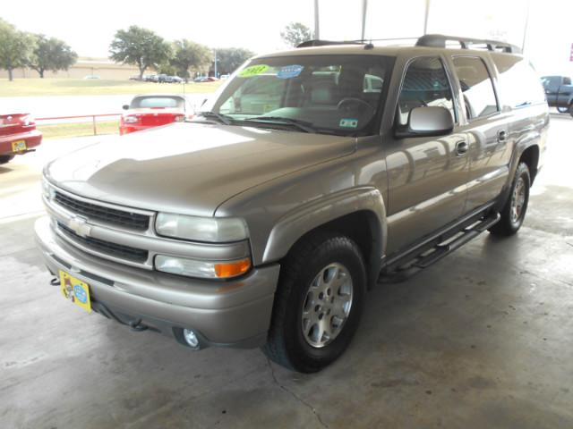 KingDezeray's tweet photo. 2003 Chevy Suburban Z71
-Automatic
-127188 Miles
-$9995
#Z71 http://t.co/286wU8QC3U