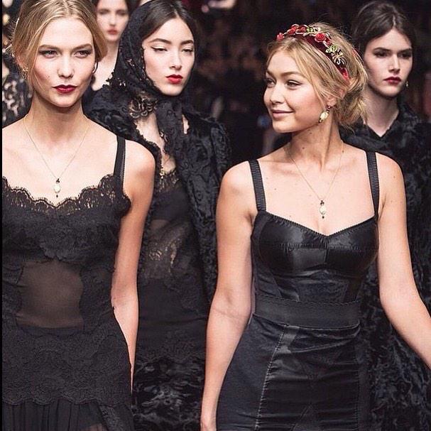 GigisForce's tweet photo. ❤️ @karliekloss @GiGiHadid http://t.co/qEYrinjusE