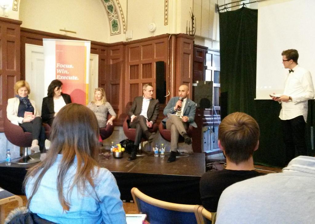 Ja_So_Martin's tweet photo. Great ideas, great pitches! Dragons at the university #D@tU #lunduniversity http://t.co/aGQuEEwCe6