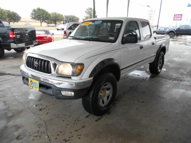 KingDezeray's tweet photo. 2001 Toyota Tacoma Prerunner 
-Automatic
-226276
-$7995
#Toyota #crewcab http://t.co/VjV7mnwUde