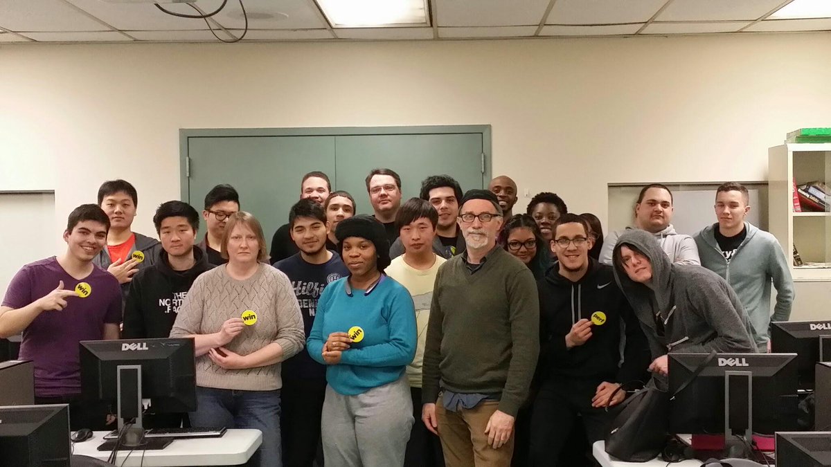emisshula's tweet photo. Thanks to Peter Karp from @BuzzFeed for speaking to our databases class today @FuturesED #digitalCUNY http://t.co/pYwtnV6a0L