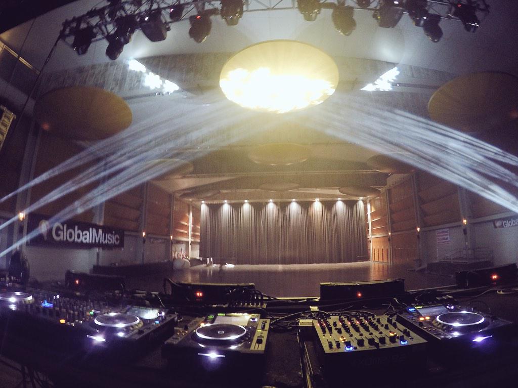 GlobalMusicZgz's tweet photo. Todo listo!! En unas horas arranca la primera edición de @GlobalMusicZgz INDOOR!! http://t.co/rKAZkxfubN