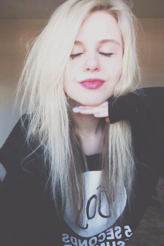 _worldofamy's tweet photo. modelling for vogue, contact for bookings xxxxxxxxxxxxx #amynators luv da fanz!! http://t.co/4ufLU5yqU6