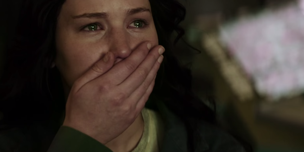 CosmopolitanUK's tweet photo. This honest trailer for Mockingjay is actually hilarious 😂 http://t.co/cunqtQabZE http://t.co/kAXP0H3xX7