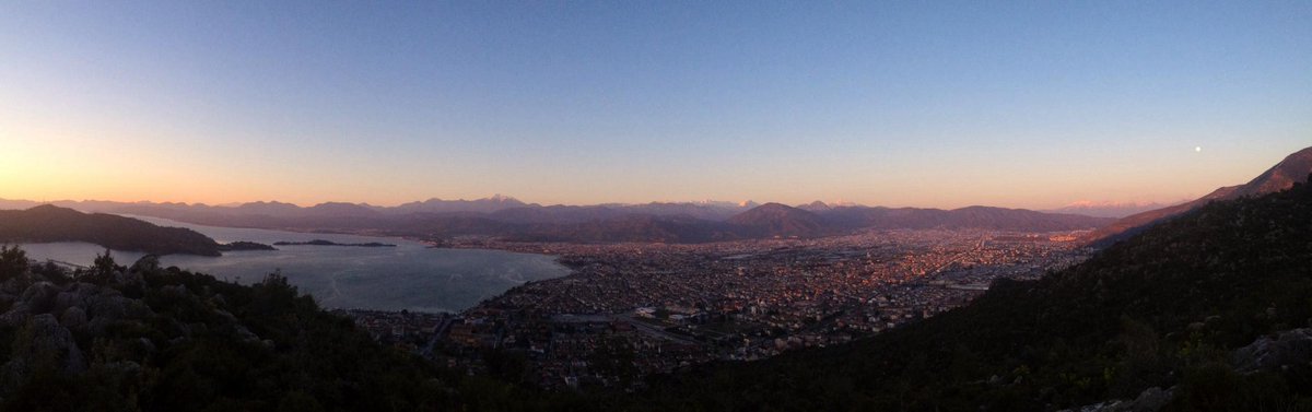 marcelnaumann's tweet photo. i went to a mountain today. #sunsetandmoon http://t.co/JLcqP9C0wt