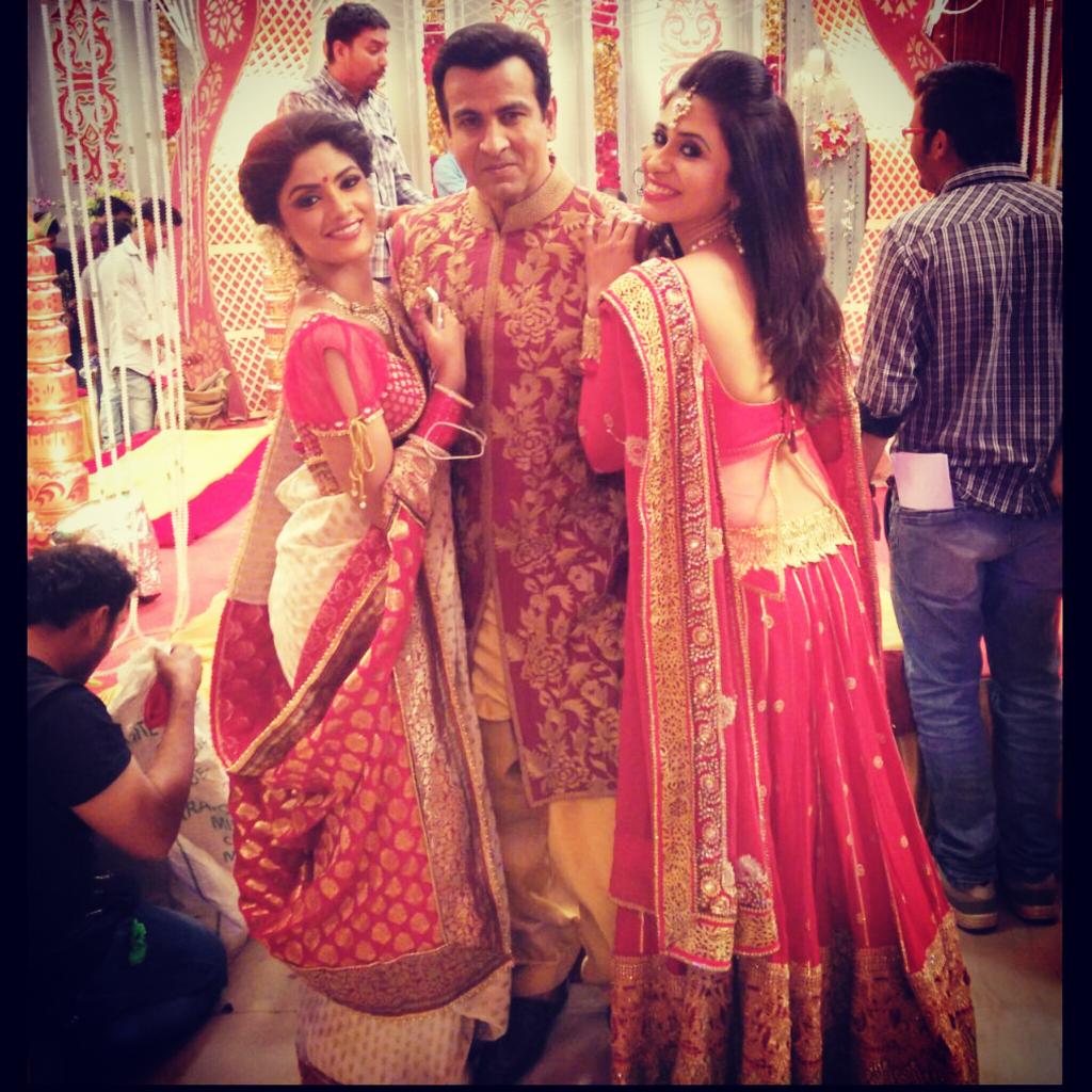 KishwerM's tweet photo. Dada Roy 😗 😘 @RonitBoseRoy @sayantani0609 😊 #iknmp http://t.co/LPdweQXFOm