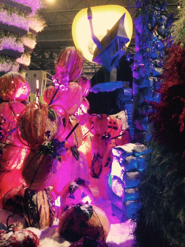 #schafferdesigns @bill_schaffer nailed it with #thenightmarebeforechristmas. Awesome! @PHS_Gardening #phsflowershow