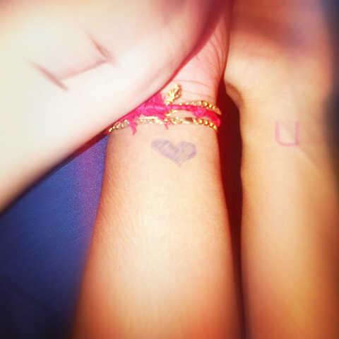 DevonaNaidoo's tweet photo. # grade 11 memories ❤✌(≧▽≦) http://t.co/tSrRCA3mzj