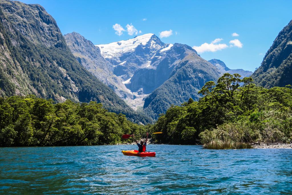 AlexNoonz's tweet photo. “@Stoked4Saturday: #HarrisonCove @PureNewZealand @Fiordland_NZ http://t.co/7pVUvpIiNw” @TaylorHerges deal