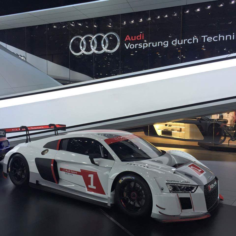 AudiBloem's tweet photo. Audi R8. Audi sport! #audi #R8 #vorsprung #audibloem http://t.co/A9irSZG4AV