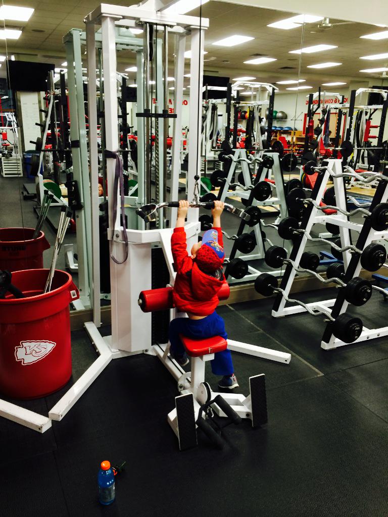 EricKush64's tweet photo. Killer workout bro! Jackie getting a quick pump #bodybybarry http://t.co/oZCeLZj8HZ