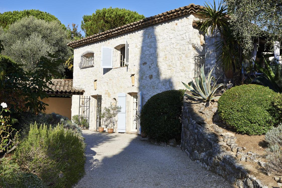 elegant_villa's tweet photo. 15% off http://t.co/mBoZLNVtdS #Cotedazur #Francevilla #Rusticvilla
Great Deal for April! Shout about it, Book it http://t.co/WHgQ3PsxDW