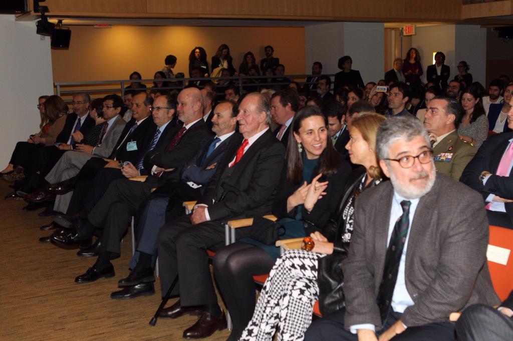 Casa de S.M. el Rey (@casareal) on Twitter photo Encuentro de Don Juan Carlos con trabajadores españoles de <a href="/el_BID/">Banco Interamericano de Desarrollo</a> y coloquio @MorenoBID casareal.es/ES/Actividades… Encuentro de Don Juan Carlos con trabajadores españoles de <a href="/el_BID/">Banco Interamericano de Desarrollo</a> y coloquio @MorenoBID casareal.es/ES/Actividades…
