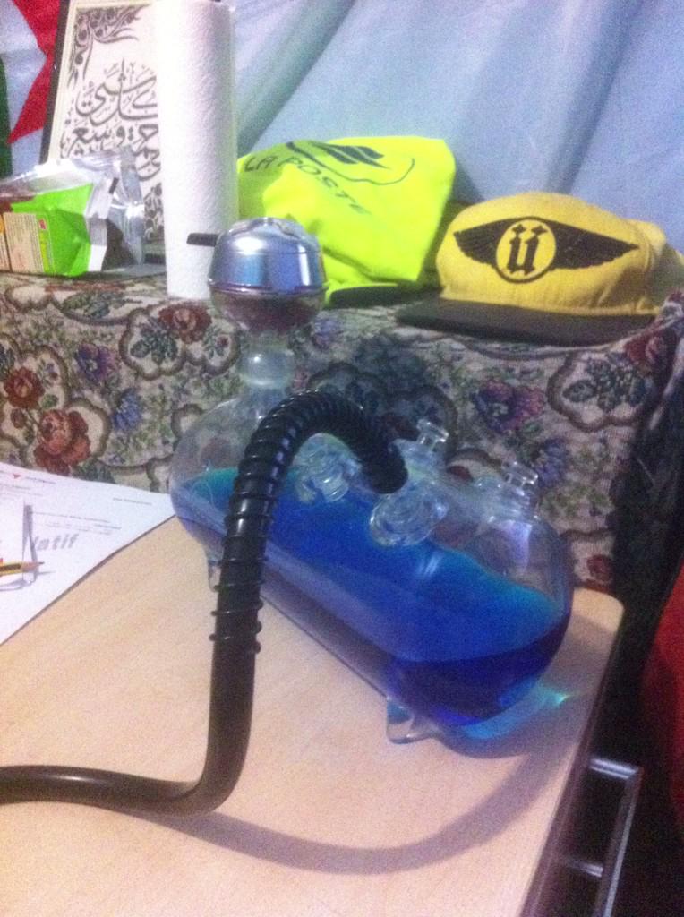 Brimoozbrimooz's tweet photo. Ma femme 😍😍😍 #FumoTank 👌 #AlFakher Menthe Gum #EauBleue #Oklm http://t.co/DB2Jupwp73