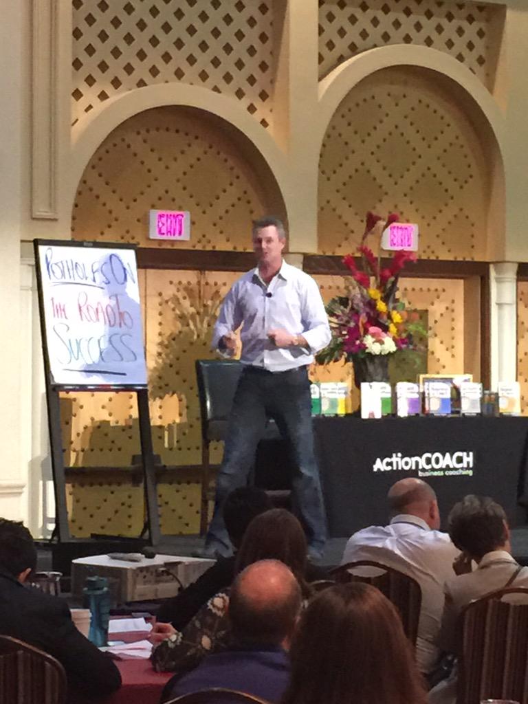 angie_fairbanks's tweet image. @BradSugars on FIRE #SuperHeroComplex @BEFAglobal #befa2015 #BeAwarded @ActionCOACH