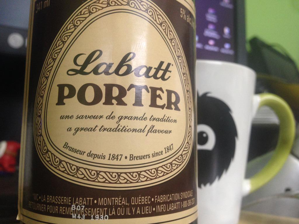 jipicote's tweet photo. Après-midi tranquille au bureau On écoute @JiCLajoie et on boit de la Porter! #CameronPorter #IMFC #marquonslhistoire http://t.co/jHSwcBEFY7