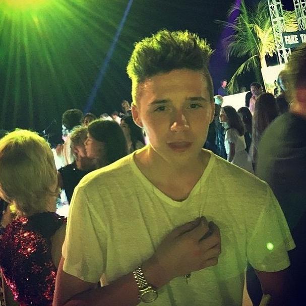 Happy birthday!!
To BROOKLYN BECKHAM!!    