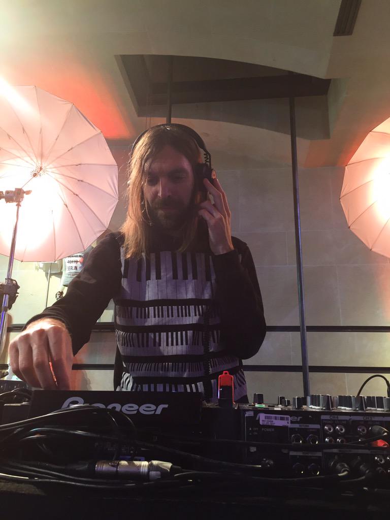 hmfrance's tweet photo. Et pour finir la soirée #HMLovesPFW Breakbot et Pedro Winter en DJ set ! #PFW http://t.co/2EdIdZqbpD