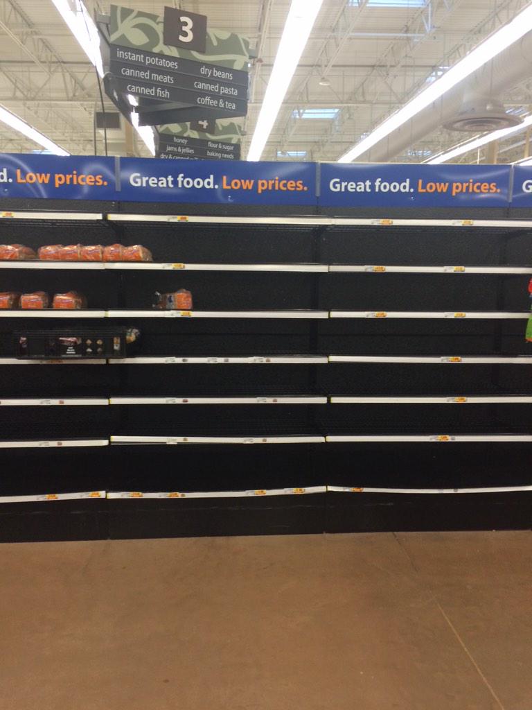 tkolb33's tweet image. I guess it&apos;s gonna snow #krogerproblems #Snowmageddonpart2