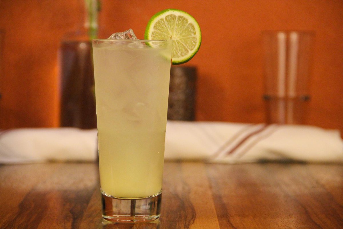 hechoinseattle's tweet photo. 100% Fresh Lime Juice Agave Margaritas... Cheers! http://t.co/4UVhNMuDIQ