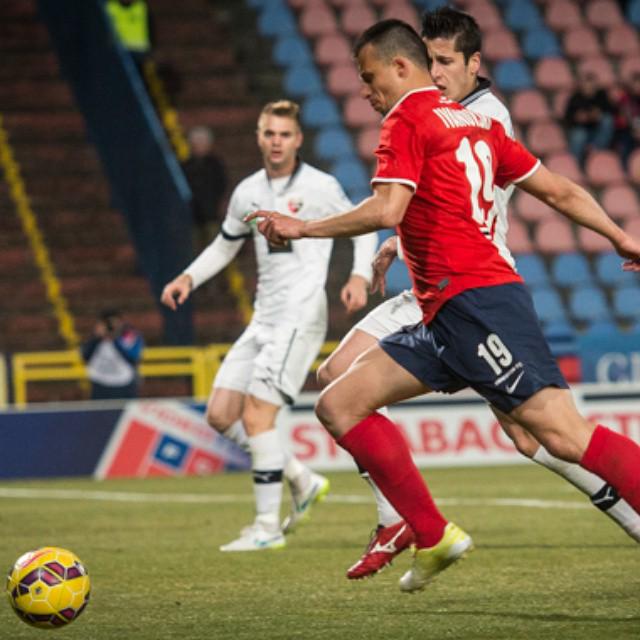 Ivanovski attempts a shot