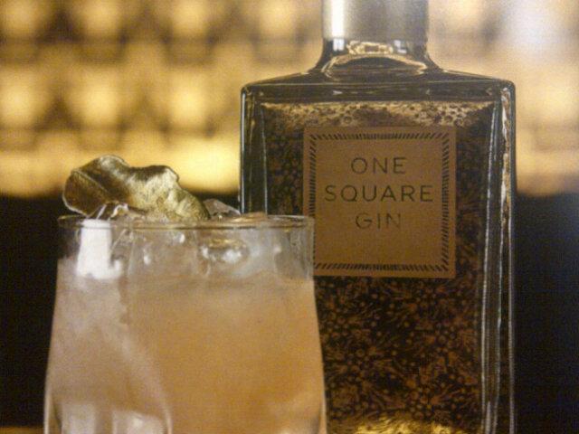 AndreBrose's tweet photo. @OneSq #OneSquareGin Already a favourite after a few hours.... http://t.co/8swQGIUepz
