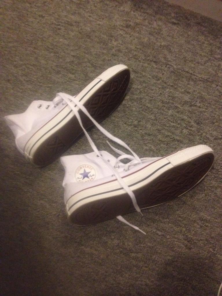 SendMeHelp's tweet image. 