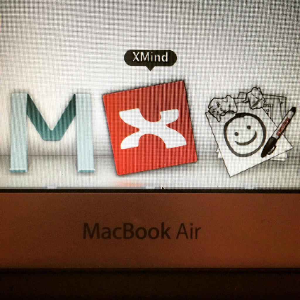 My 3 most fav apps at work: <a href="/mou/">Mou</a>, @xmind, <a href="/balsamiq/">Balsamiq</a>. #maclife #visualthinker
