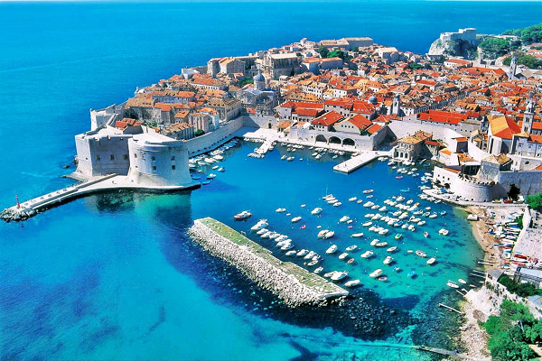 airglasgow's tweet photo. Discover the best of Croatia and fly direct from Glasgow Airport to Dubrovnik and Split http://t.co/ogLaTQUFoh http://t.co/BZS8H13ZtE