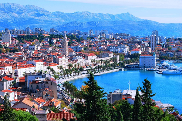 airglasgow's tweet photo. Discover the best of Croatia and fly direct from Glasgow Airport to Dubrovnik and Split http://t.co/ogLaTQUFoh http://t.co/BZS8H13ZtE