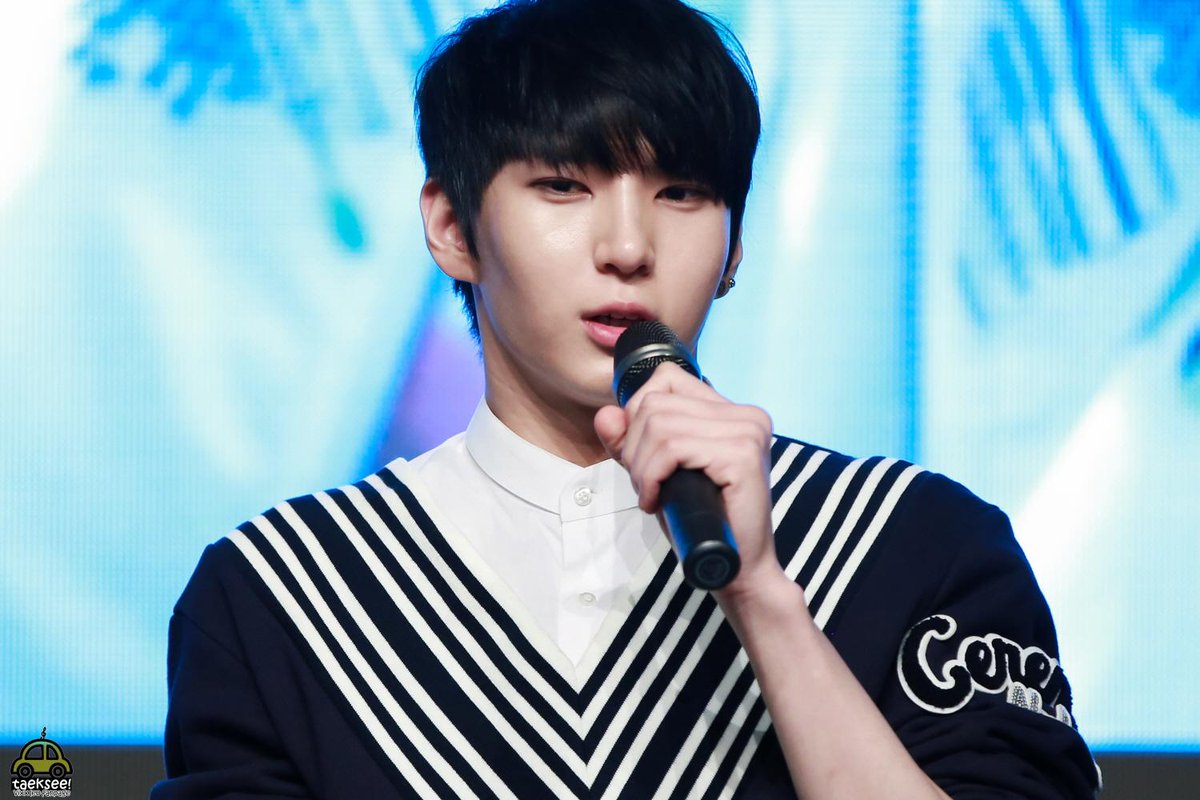 _TAEKsee's tweet photo. [업로드] 150227 용산팬싸인회 :: #LEO #레오 #택운
택운아, 너의 꿈을 응원해!_!
#VIXX #빅스 #이별공식 #차가운밤에
>>http://t.co/IsJuXcMBC2 http://t.co/xtyRmOxCHq