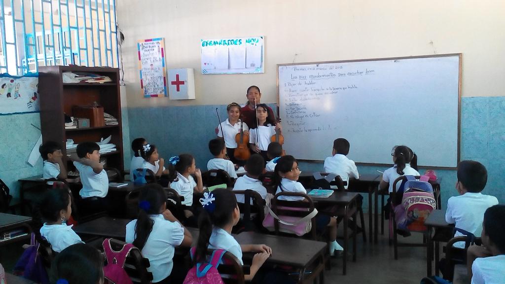 Concierto  a 1ero A y B,  2do A y B fe y alegría T. A <a href="/ProgramaSBbnas/">Programa SB Barinas</a> #ElSistemaCumple40