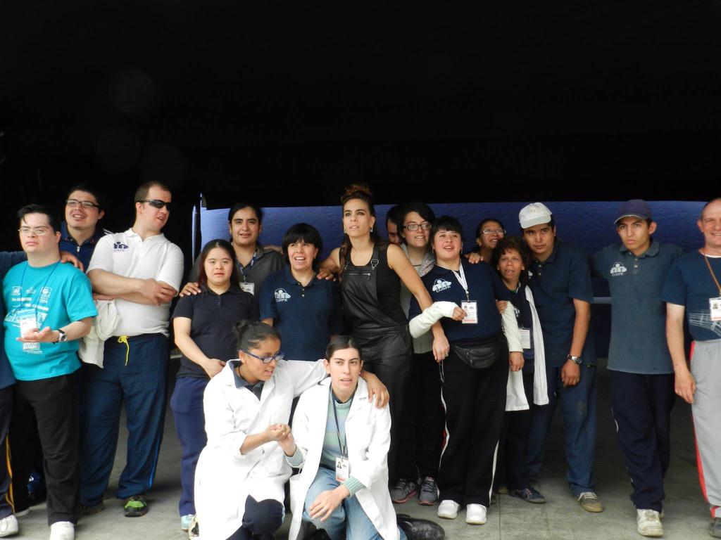 Cada que convivo con la gente de <a href="/CONFE_AC/">CONFE_AC</a> admiro su capacidad y ganas de vivir! Saludos queridos amigos!