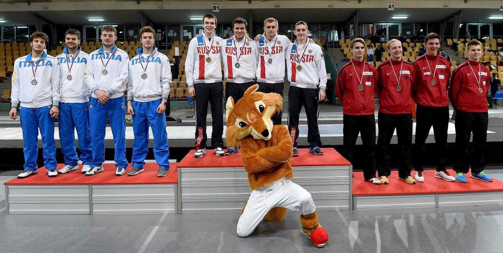 eurofencing's tweet photo. #Maribor2015 Junior Champions Team! @MagyarVivas @DFBfechten @Federscherma @ESCRIMEFFE #FencingFox @augustobizzi http://t.co/w9C11B4HCw